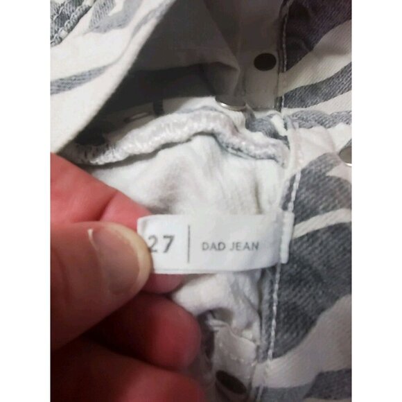 Pacsun Women's Light Wash “DAD” Jeans Button Fly All Over Butterfly Denim SZ 27 - Picture 8 of 10